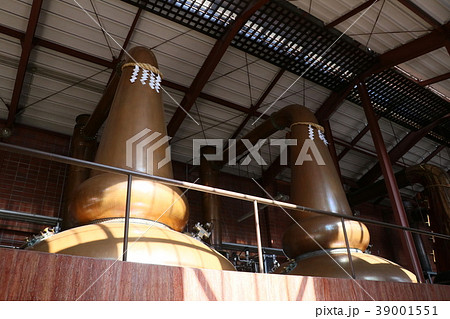 ニッカウィスキー宮城峡蒸溜所のポットスチル（単式蒸留器）【宮城県仙台市青葉区】 39001551