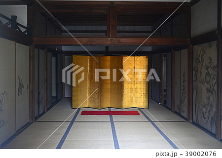 大覚寺正寝殿の金屏風 39002076