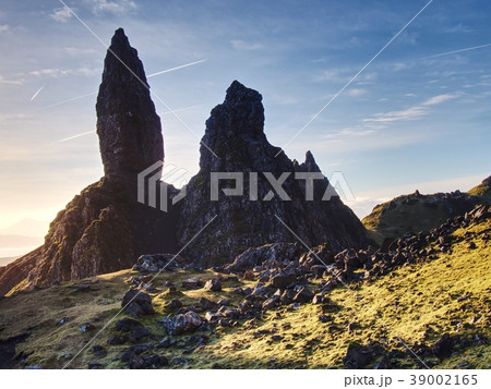 Old Man of Storr, one of famous wonders in world Old Man of Storr, one of famous wonders in world 39002165