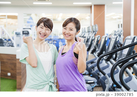 フィットネス スポーツジム 女性 エクササイズ フィットネスクラブ フィットネス スポーツジム 女性 エクササイズ フィットネスクラブ 39002785