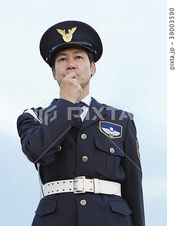 働く警備員 39003590
