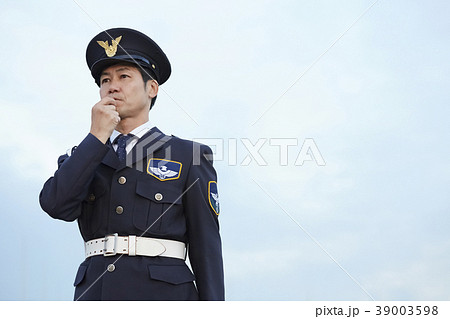 働く警備員 39003598
