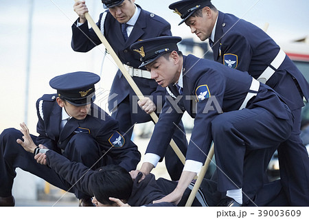 働く警備員 39003609