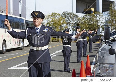 働く警備員 39003721