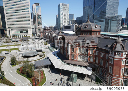 日本の東京都市景観 東京駅。東京駅丸の内駅前広場リニューアル。関連P検索は東京駅前リニューアル風景写 日本の東京都市景観 東京駅。東京駅丸の内駅前広場リニューアル。関連P検索は東京駅前リニューアル風景写 39005073