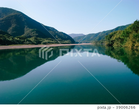 日本で一番の清流・高知県の四万十川 39006266