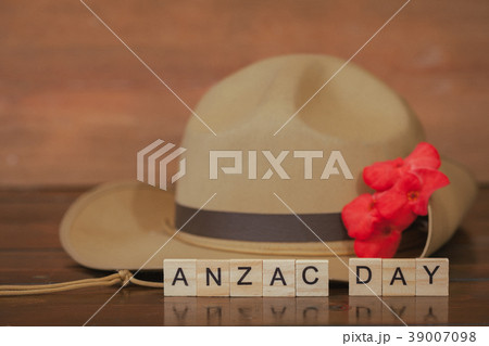 Anzac army slouch hat with red flower on vintage Anzac army slouch hat with red flower on vintage 39007098