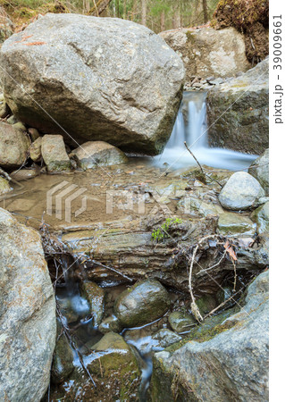 Small stream and rocks Small stream and rocks 39009661