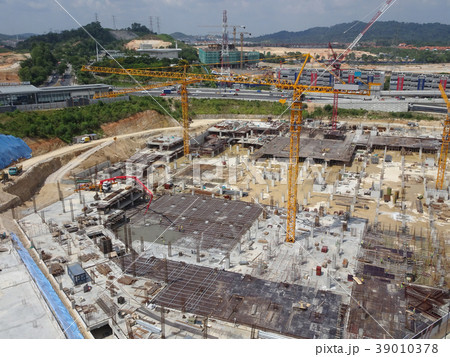 Aerial view of a construction site 39010378