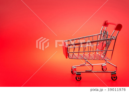 isolated shopping cart isolated shopping cart 39011976