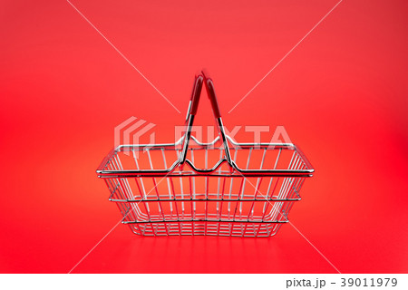 isolated shopping cart isolated shopping cart 39011979