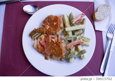Food dish with cholesterol fat Food dish with cholesterol fat 39013702