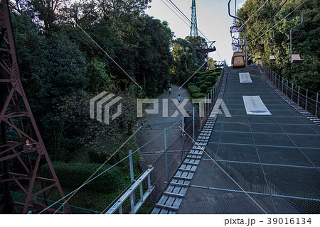 愛媛県　松山城へのリフトと東雲口登城道 39016134