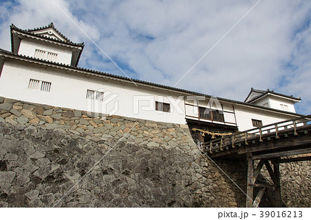 彦根城 天秤櫓と大堀切の廊下橋の写真素材