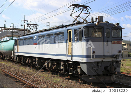 倉賀野駅側線に留置中のガソリン貨物列車 倉賀野駅側線に留置中のガソリン貨物列車 39018229