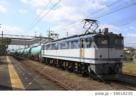 倉賀野駅側線に留置中のガソリン貨物列車 39018230