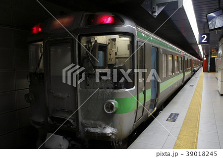 新千歳空港に停車中の千歳線721系電車 新千歳空港に停車中の千歳線721系電車 39018245