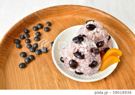 黒豆ごはんのおむすび 黒豆ごはんのおむすび 39018936