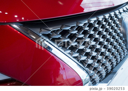 精緻なグラデーションを表現したスピンドルグリル 39020253