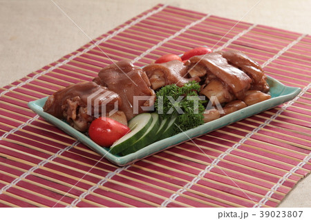 braised pork 39023807