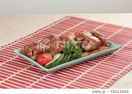 braised pork 39023808