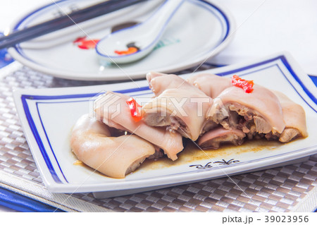 braised pork 39023956