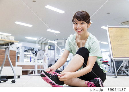 フィットネス　スポーツジム　女性　フィットネスクラブ 39024187