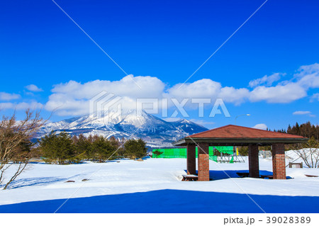 磐梯山SAからの磐梯山　東北冬景色　【福島県耶麻郡磐梯町】 39028389