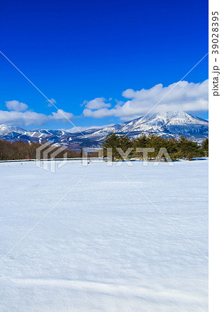 磐梯山SAからの磐梯山　東北冬景色　【福島県耶麻郡磐梯町】 39028395