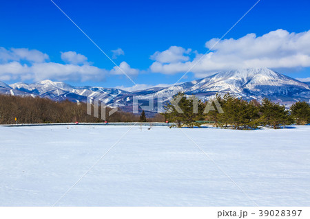 磐梯山SAからの磐梯山 東北冬景色 【福島県耶麻郡磐梯町】 磐梯山SAからの磐梯山 東北冬景色 【福島県耶麻郡磐梯町】 39028397