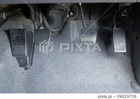 3ペダル マニュアル車の写真素材