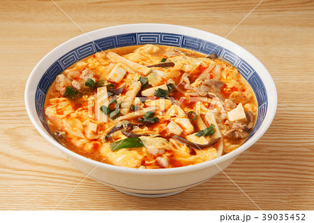 酸辣湯麺 39035452