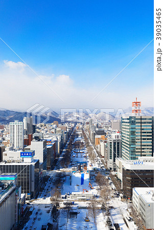 札幌テレビ塔より大倉山方面の街並みを望む 39035465