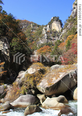 秋の昇仙峡・覚円峰 39035841