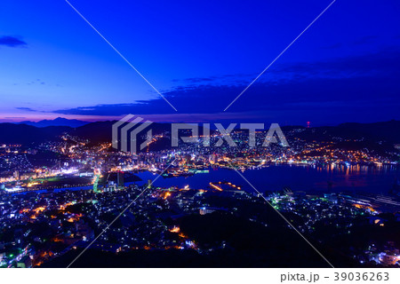 長崎の夜景 稲佐山展望台 マジックアワー 長崎の夜景 稲佐山展望台 マジックアワー 39036263