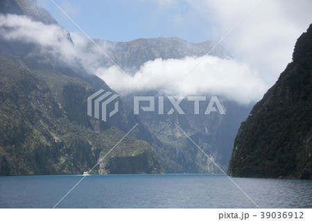 ≪ニュージーランド≫ミルフォードサウンド 39036912