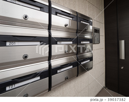 集合住宅の玄関　 39037382