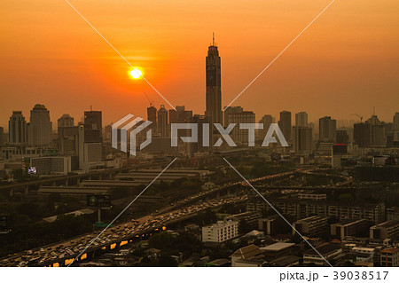 Cityscape of Bangkok in sunset 39038517