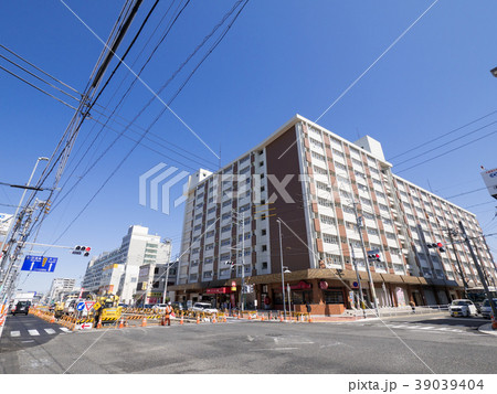 愛知県名古屋市北区都市風景 飯田通り1丁目 交差点 上飯田バスターミナル 愛知県名古屋市北区都市風景 飯田通り1丁目 交差点 上飯田バスターミナル 39039404