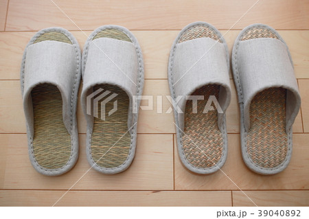スリッパ (玄関 住居 住宅 一軒家 一戸建て フローリング マイホーム マンション 分譲 賃貸) 39040892