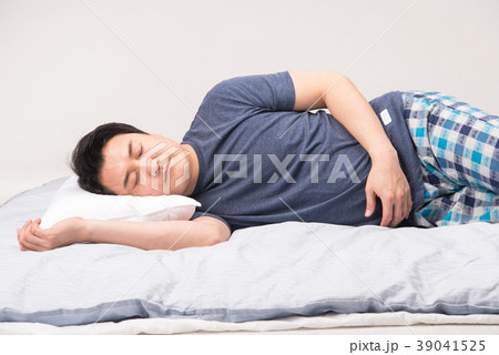 睡眠 眠り 寝る 39041525
