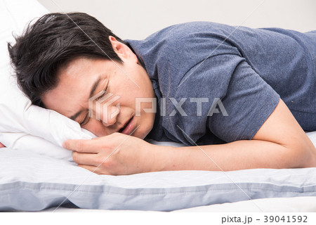 睡眠 眠り 寝る 39041592