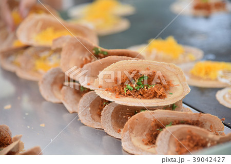 thai crispy pancake 39042427