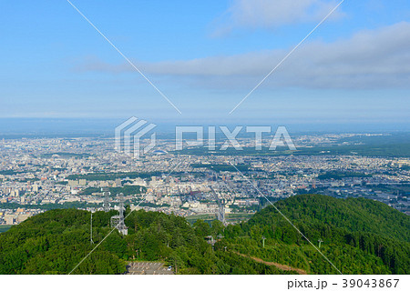 北海道　札幌の町並み　藻岩山展望台からの眺め 39043867