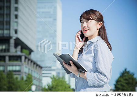 女性 ビジネス ビジネスウーマン 女性 ビジネス ビジネスウーマン 39046295