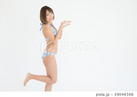 ビキニの日本人女性 39046506