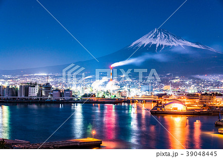《静岡県》富士山を望む・田子の浦の夜景 39048445
