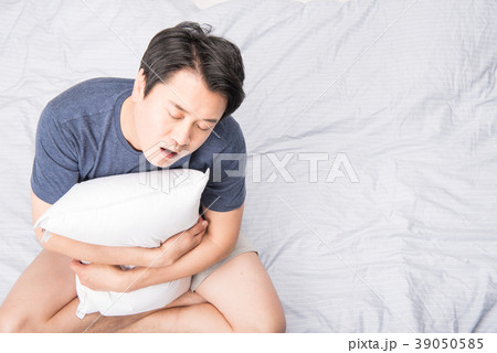 睡眠 眠り 寝る 39050585