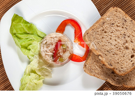 Meat aspic 39050676