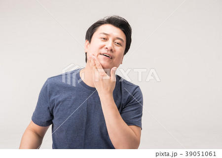 朝 笑顔 微笑 39051061
